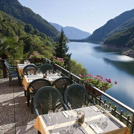 Hotel Al Lago Vogorno Exteriör bild