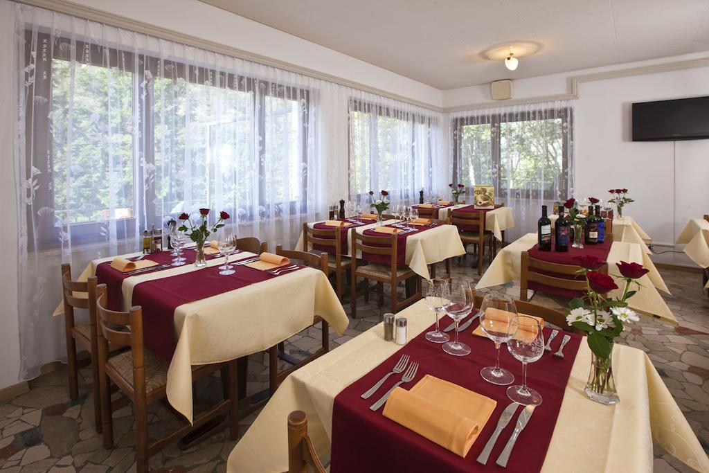 Hotel Al Lago Vogorno Exteriör bild