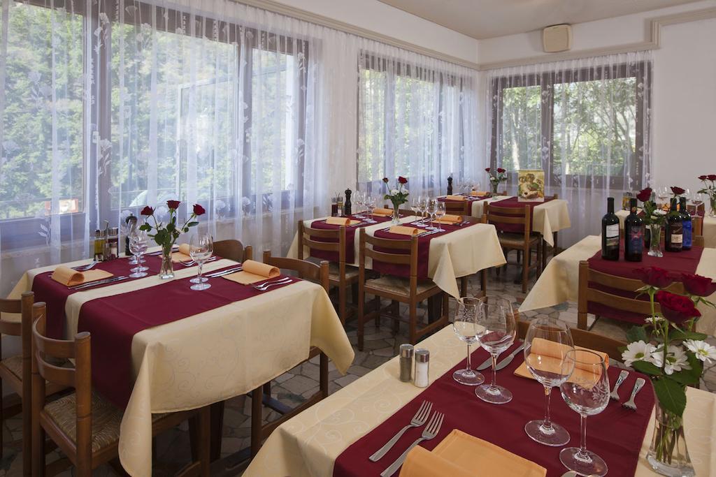 Hotel Al Lago Vogorno Exteriör bild